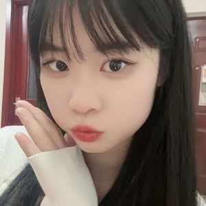 Meet your Posher, Alexandrea